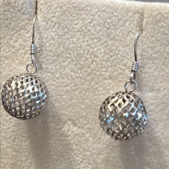 Vintage Sterling Silver Diamond Cut Orb Filigree Hollow Ball Earrings - Picture 5 of 7